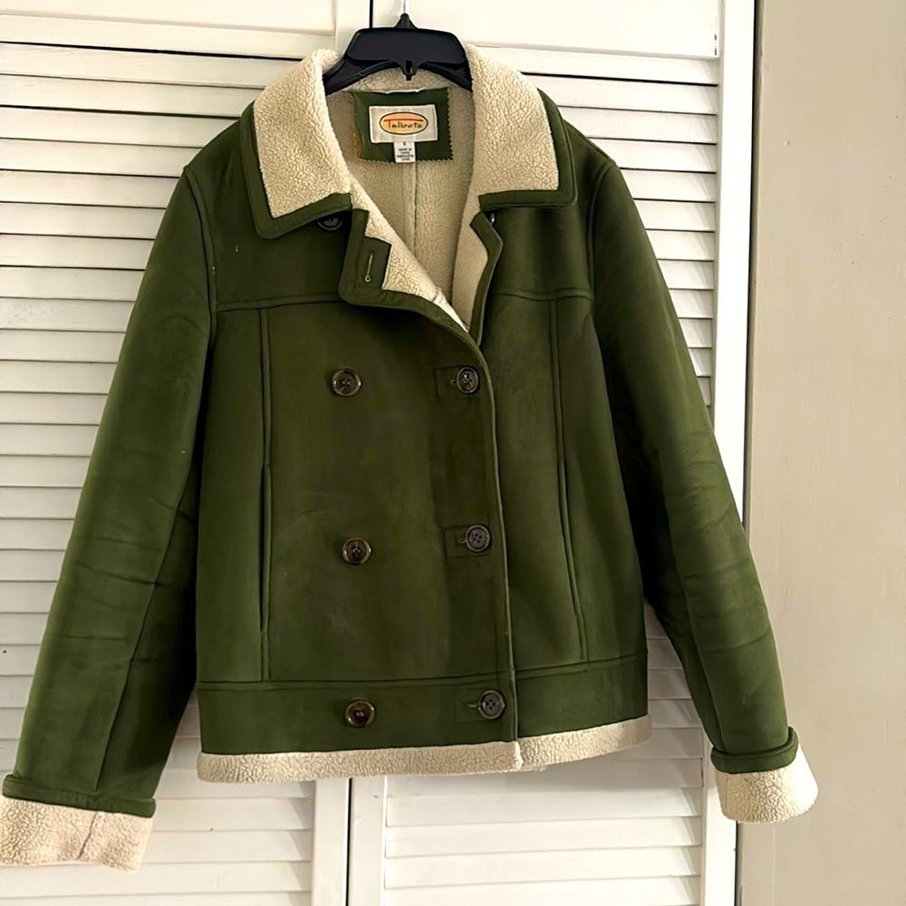 Green jacket in excellent condition
Size Medium